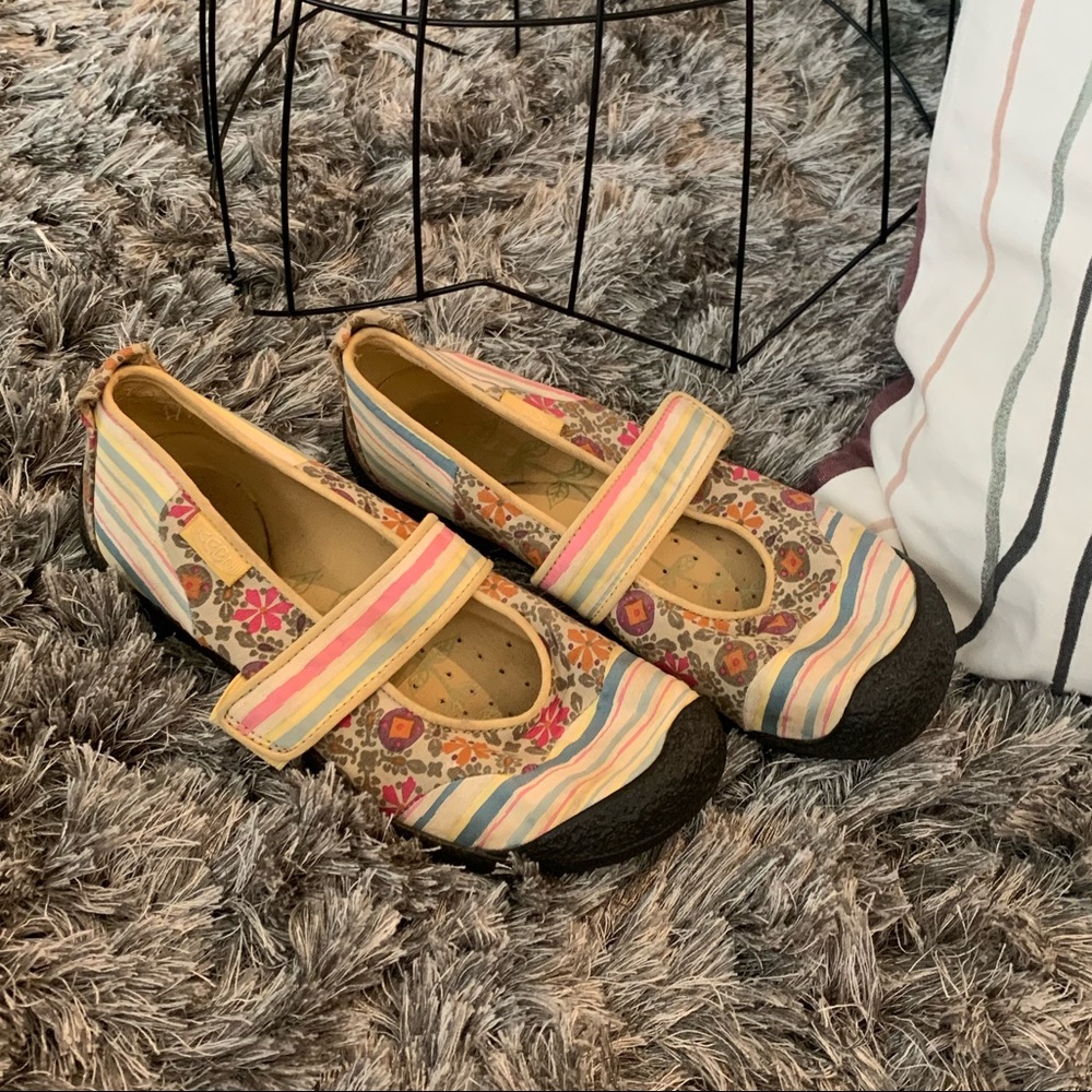 Keen Mary Jane Shoes, size 10, floral and stripe design